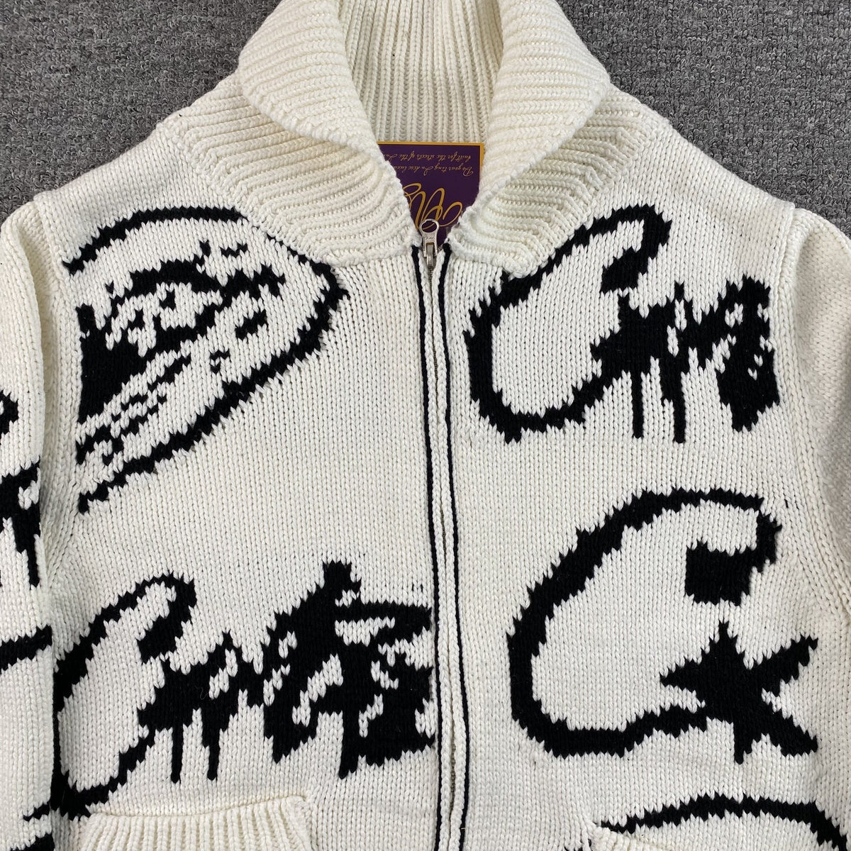 Campera Corteiz VVS Jacquard Knit Blanca