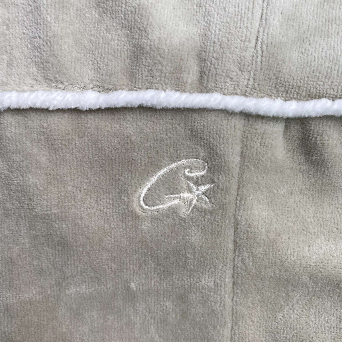 Campera Corteiz VVS Uptown Gris