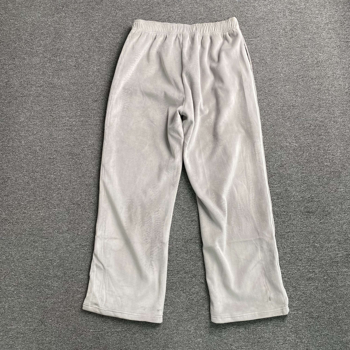 Pantalon Corteiz VVS Velour Gris