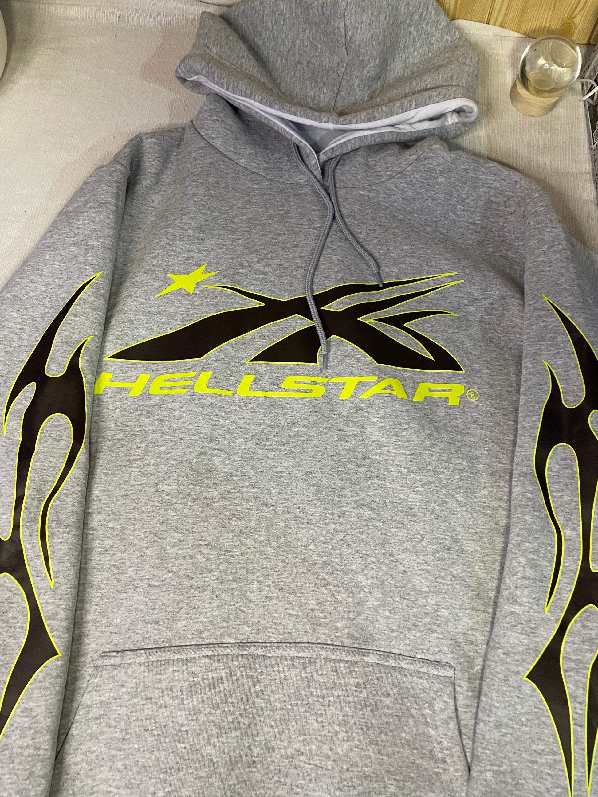 Hoodie Hellstar frente completo
