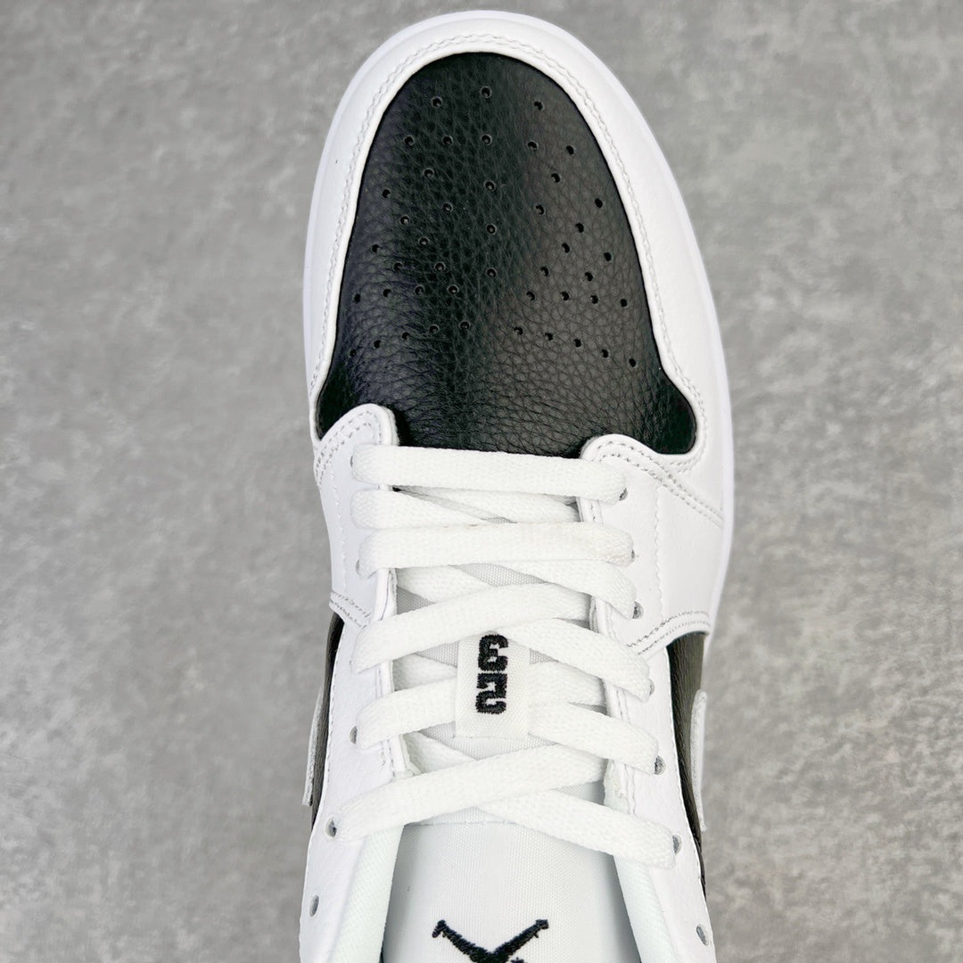 JORDAN 1 LOW PANDA