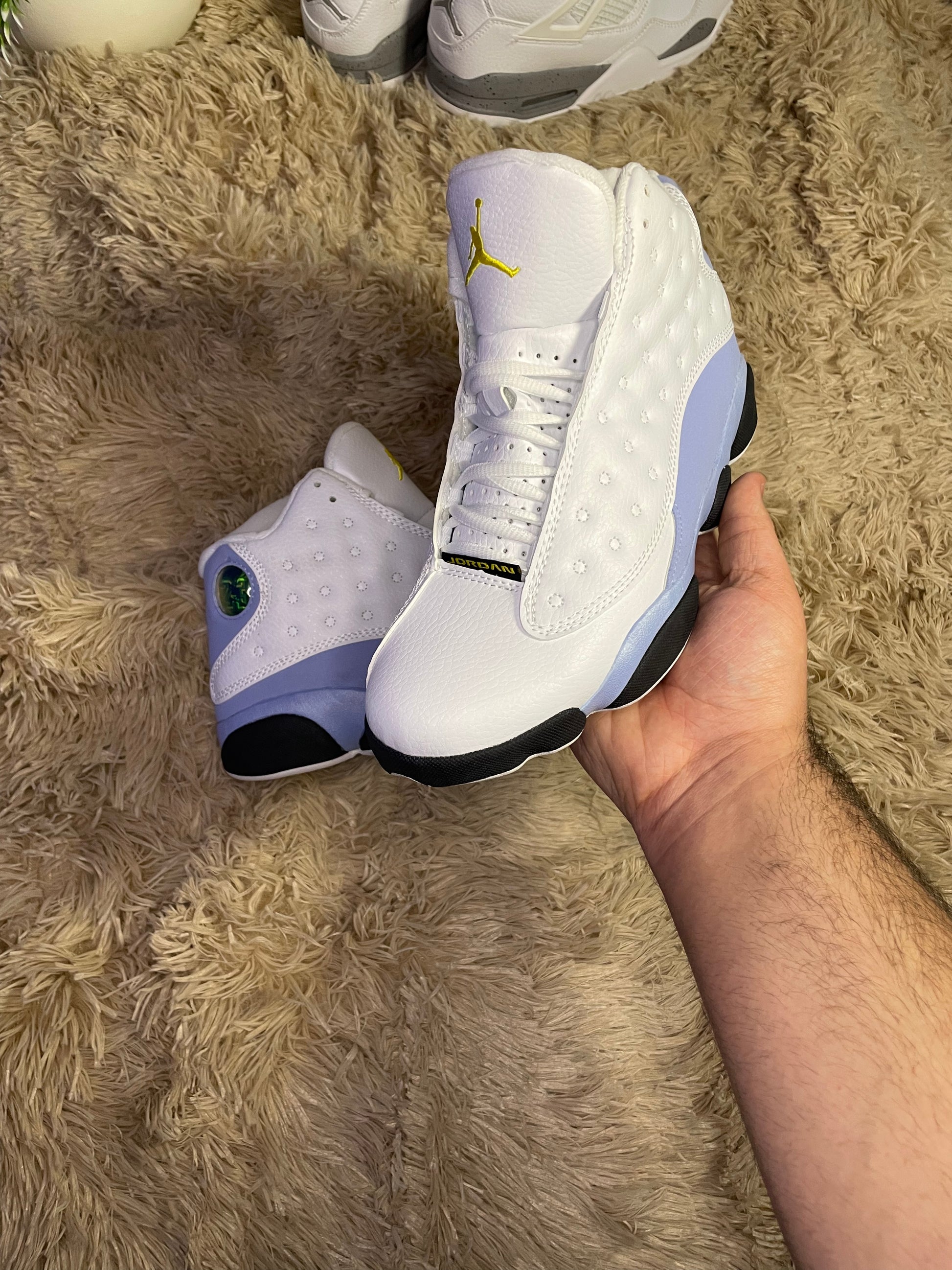 Air Jordan 13 White University Blue lateral