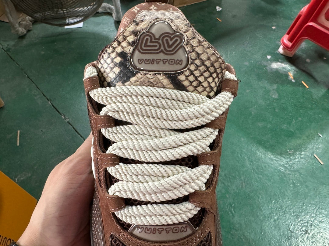 Louis Vuitton Skate Sneaker Snakeskin Marrón