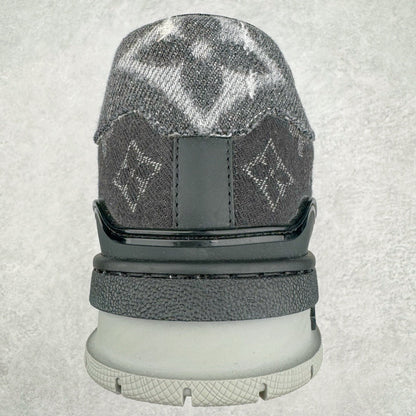 Louis Vuitton Trainer Sneaker Monogram Denim Negro
