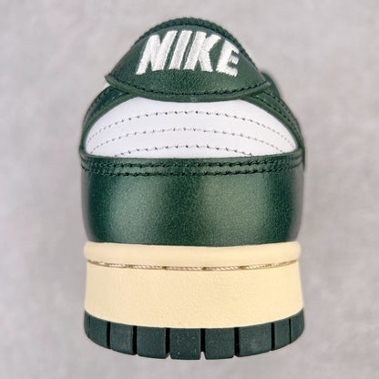 NIKE DUNK LOW VINTAGE GREEN (W)