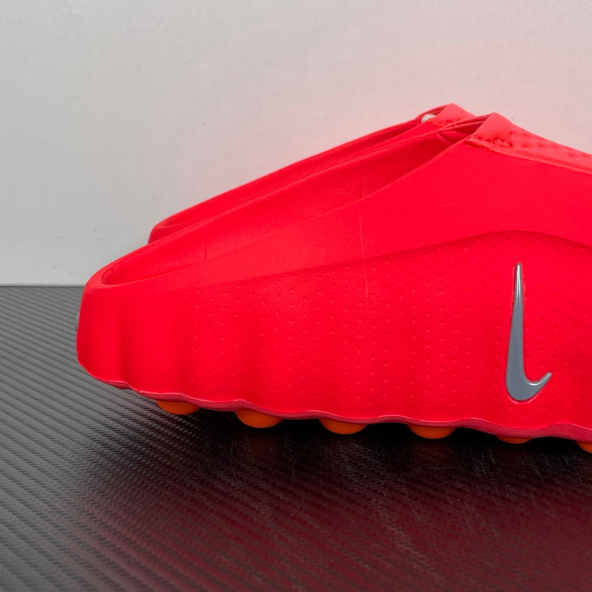 Nike Mind 001 Slide Solar Red