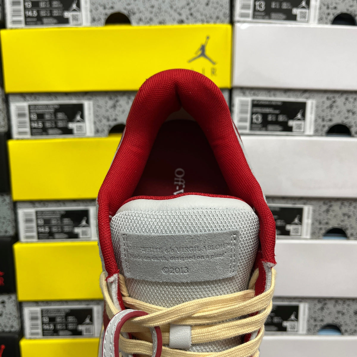 Off White Out Of Office Gris Rojo