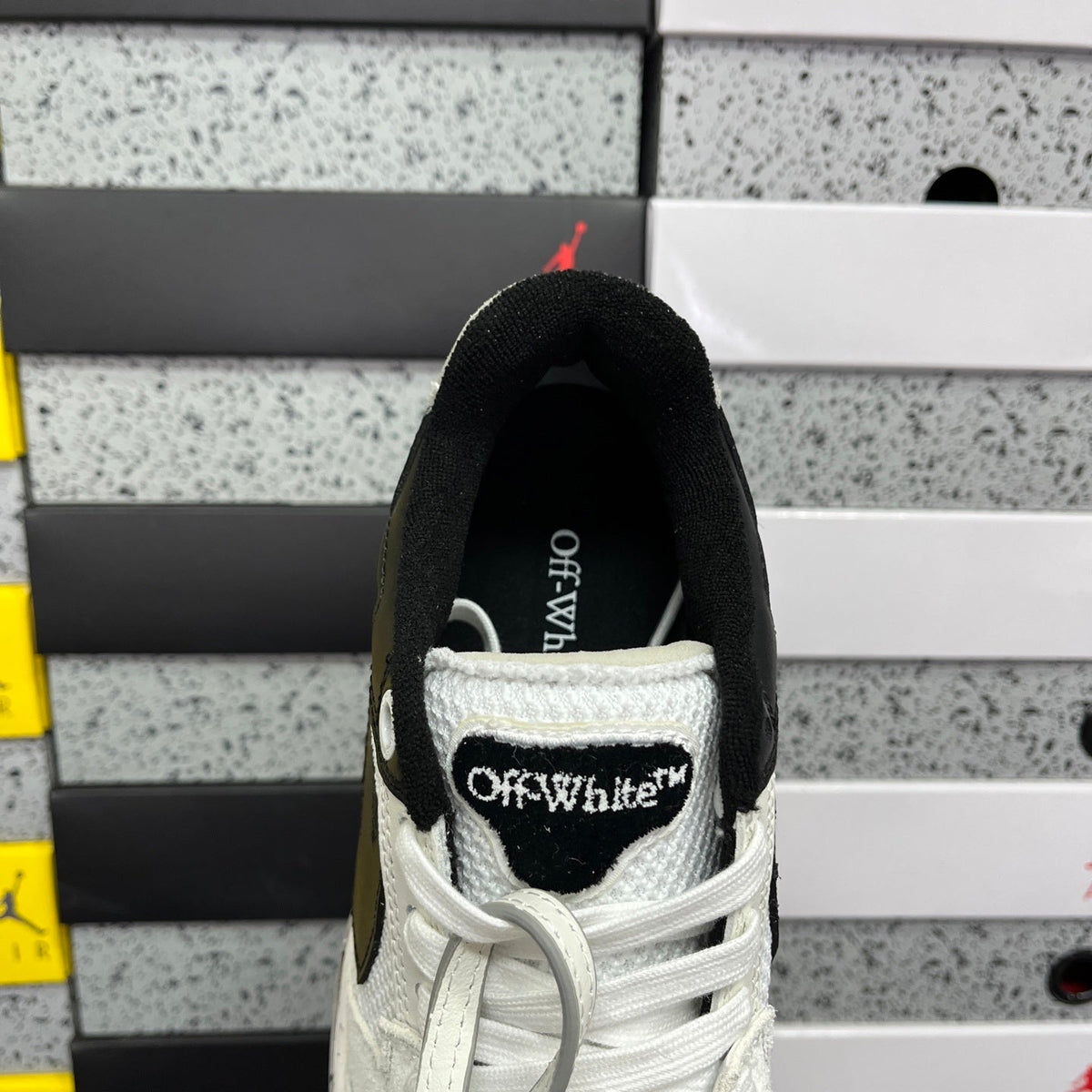 Off White Out Of Office Blanca Negro Speckled