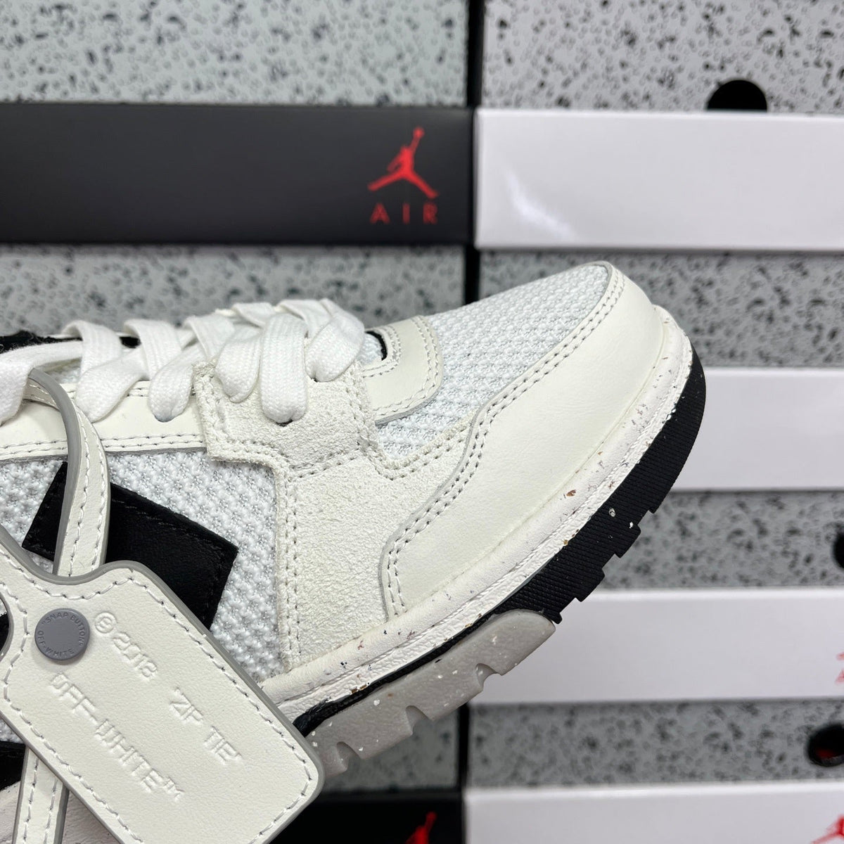 Off White Out Of Office Blanca Negro Speckled