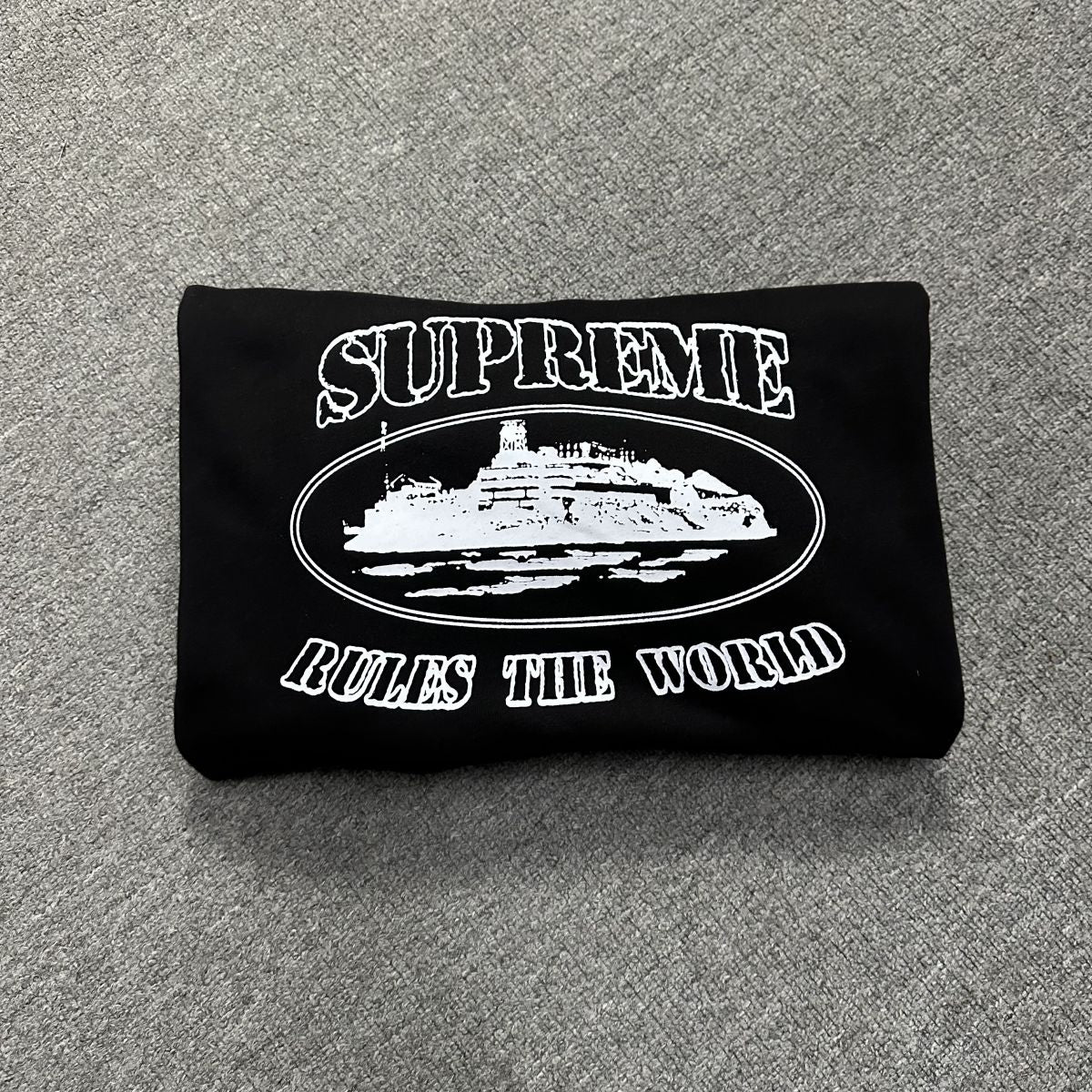 Buzo Supreme Corteiz Rules The World Negro