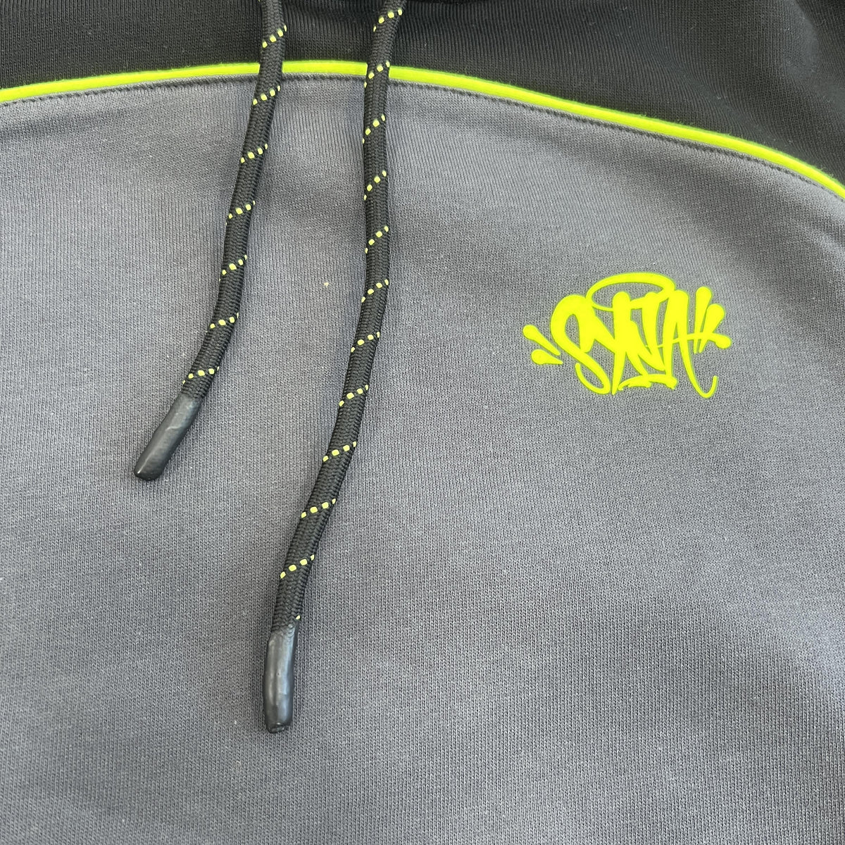 Buzo Syna World Pipe Hoodie Negro