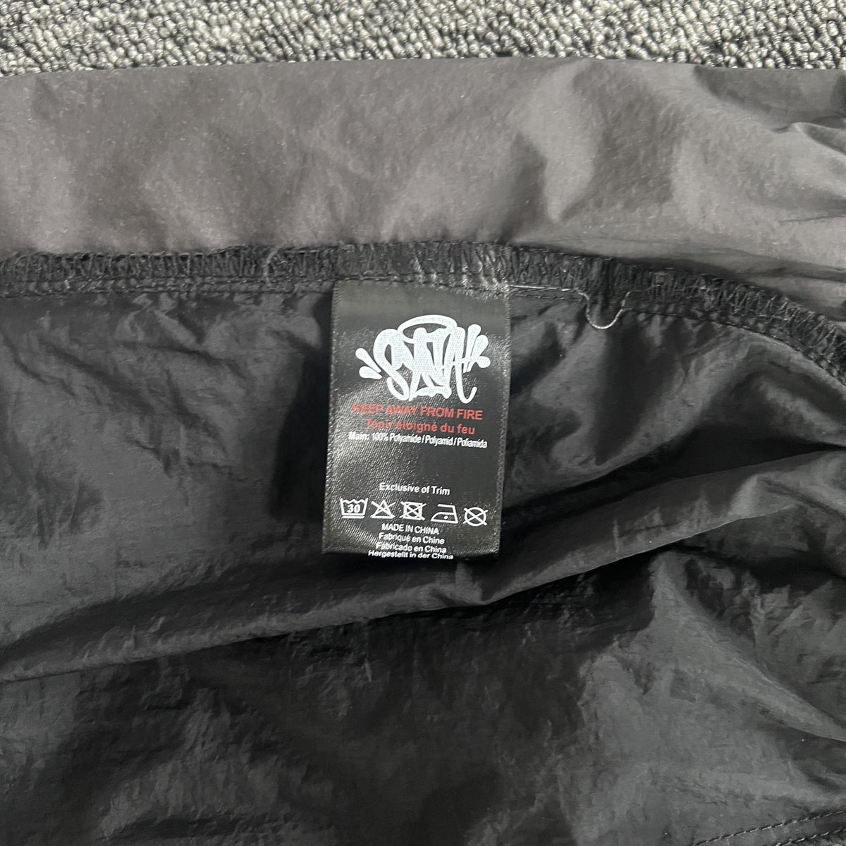 Campera Syna World Syna Logo Shell Negra