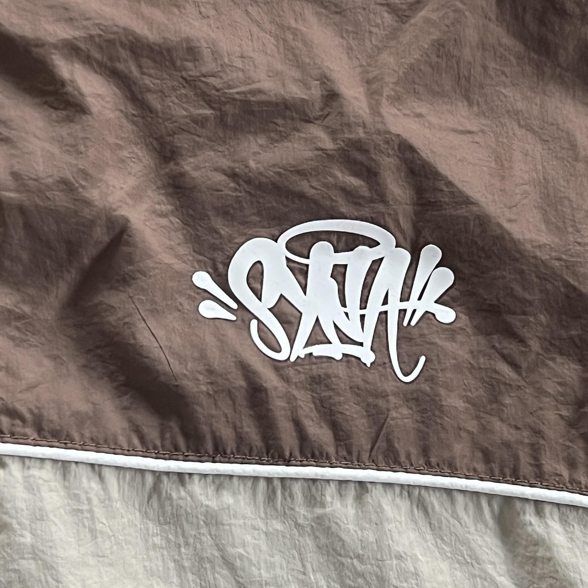 Conjunto Syna World Syna Logo Shell Marrón