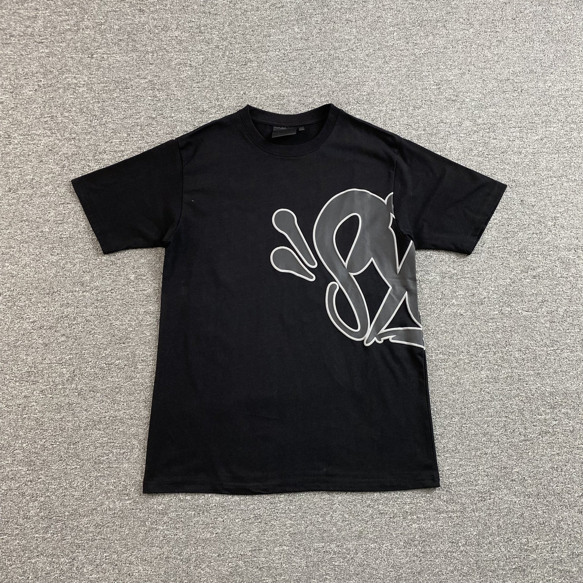 Remera Syna World Syna Logo Negra