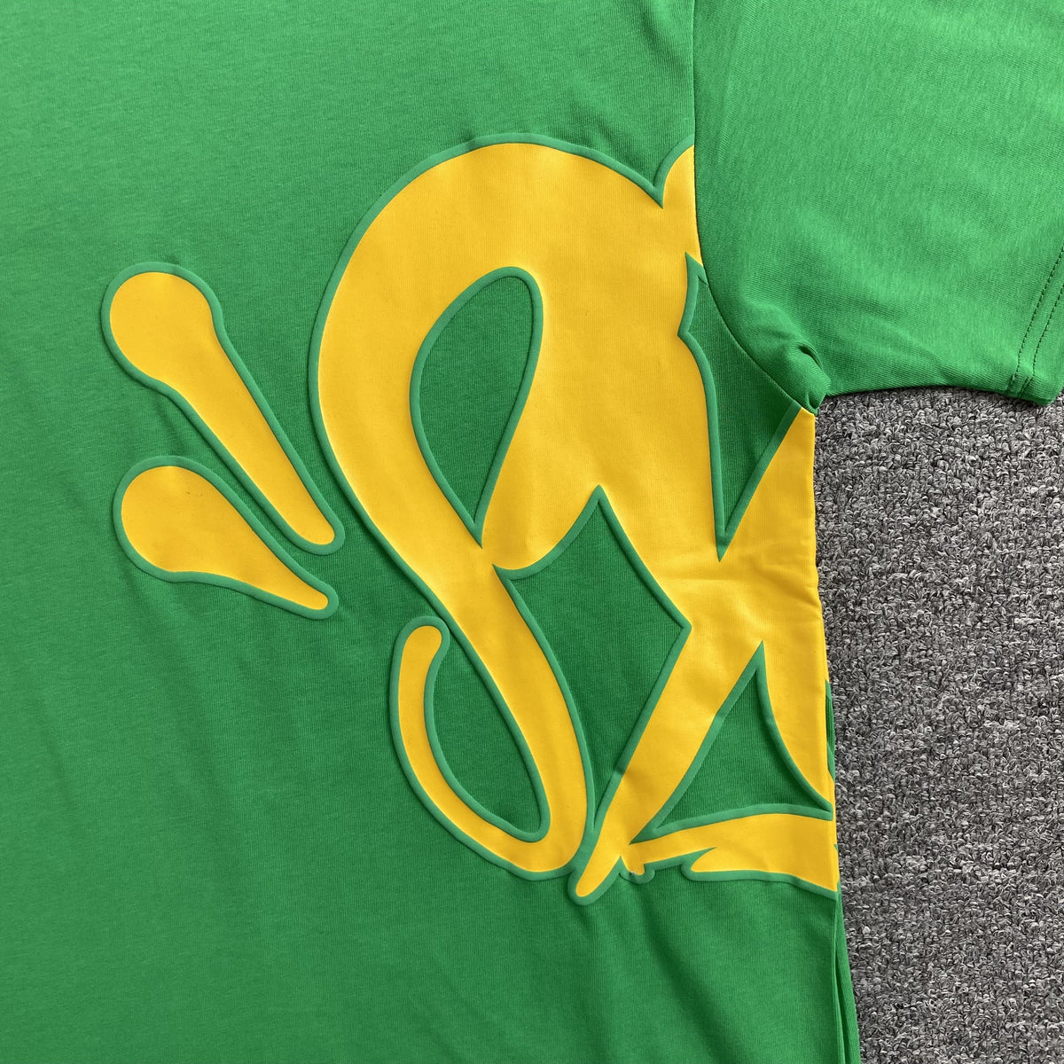 Remera Syna World Syna Logo Verde