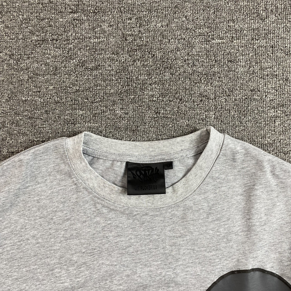 Remera Syna World Syna Logo Gris