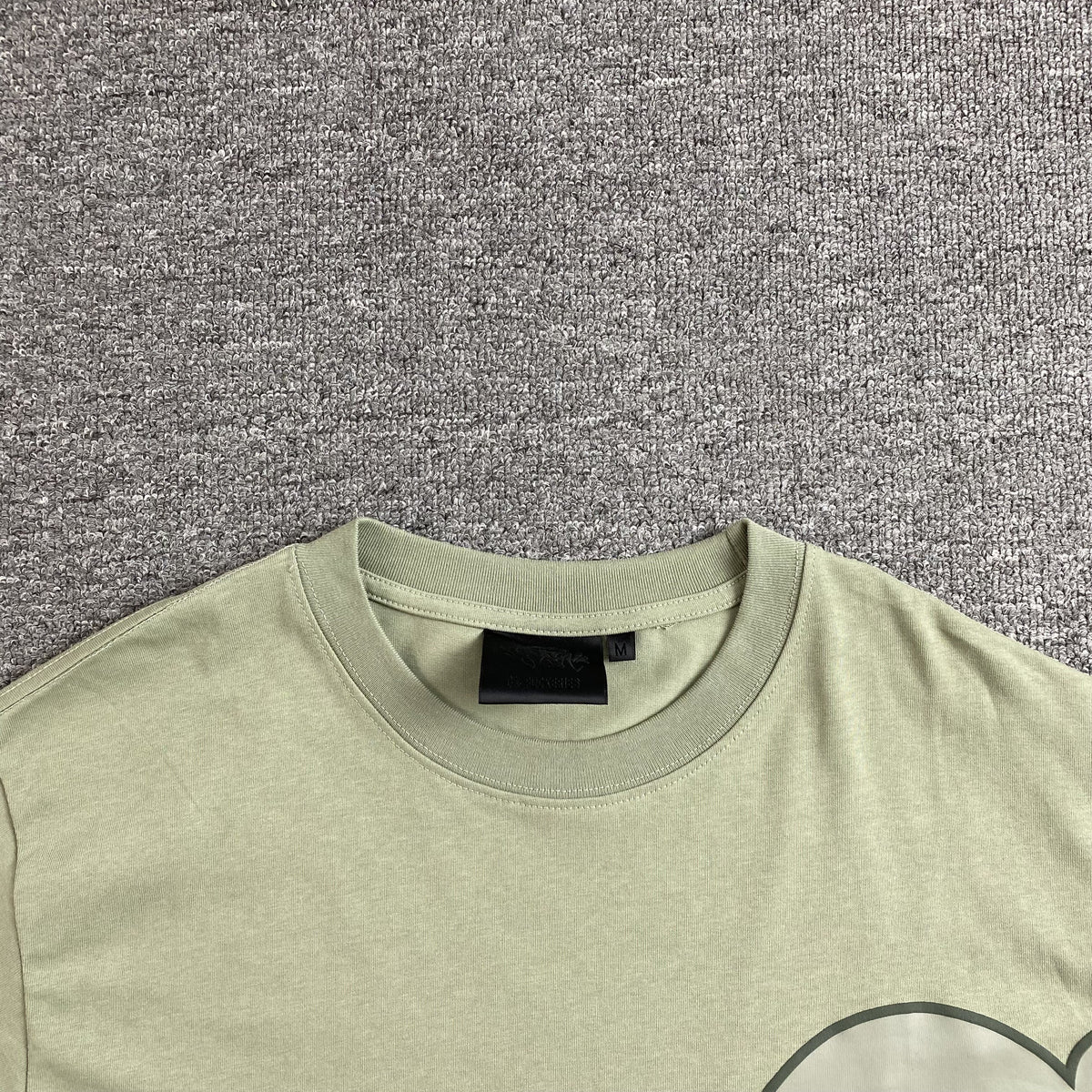Remera Syna World Syna Logo Verde Sage