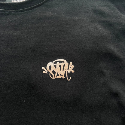 Remera Syna World Synarchy Negra Rosa