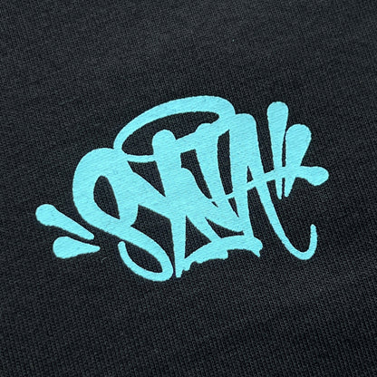 Remera Syna World Synarchy Negra Celeste