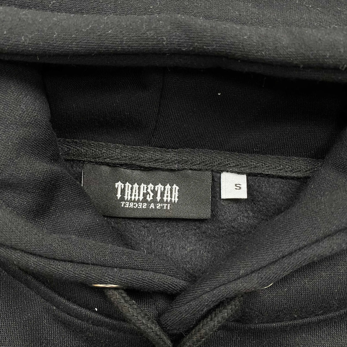 Conjunto Trapstar Chenille Decoded Negro Candy