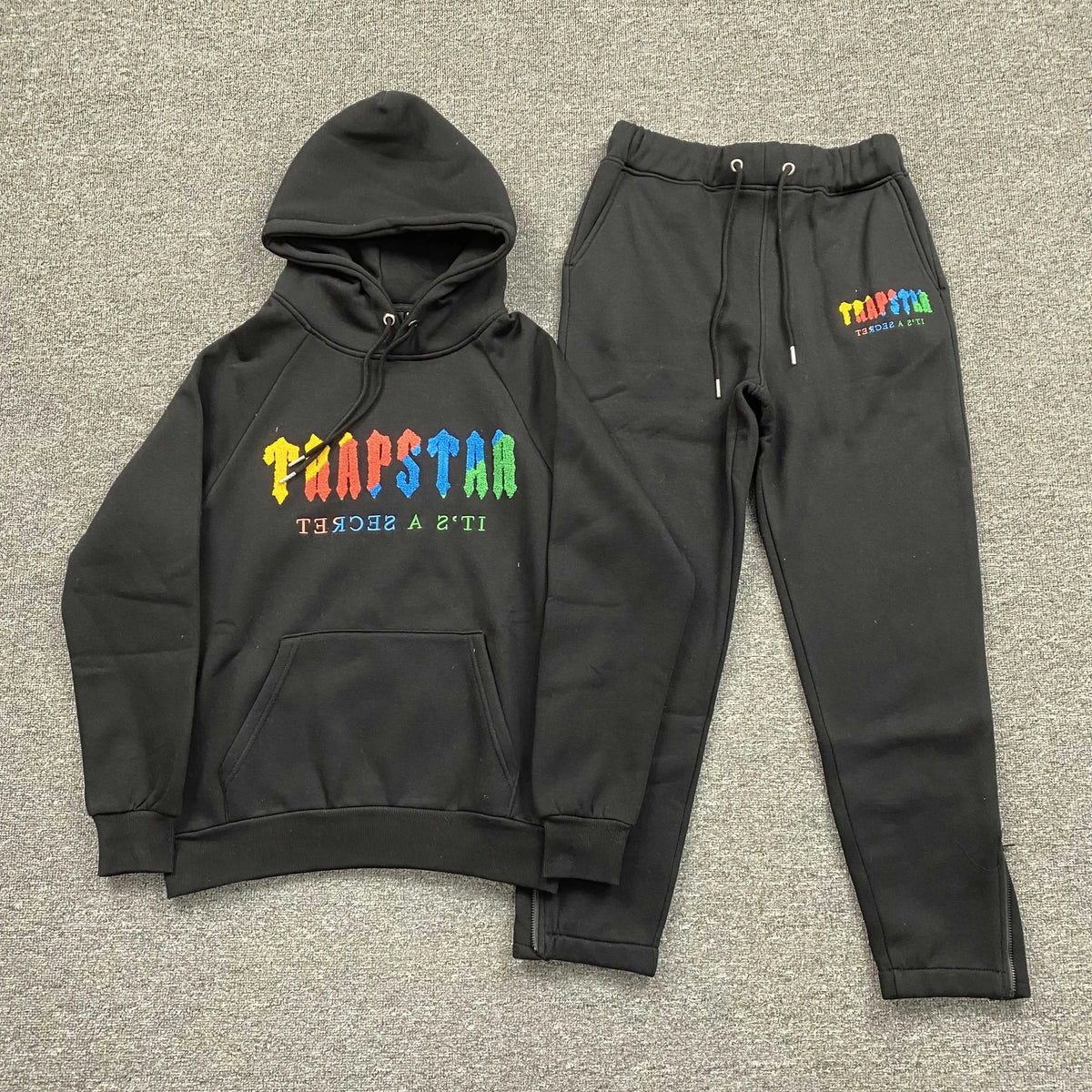 Conjunto Trapstar Chenille Decoded Negro Candy