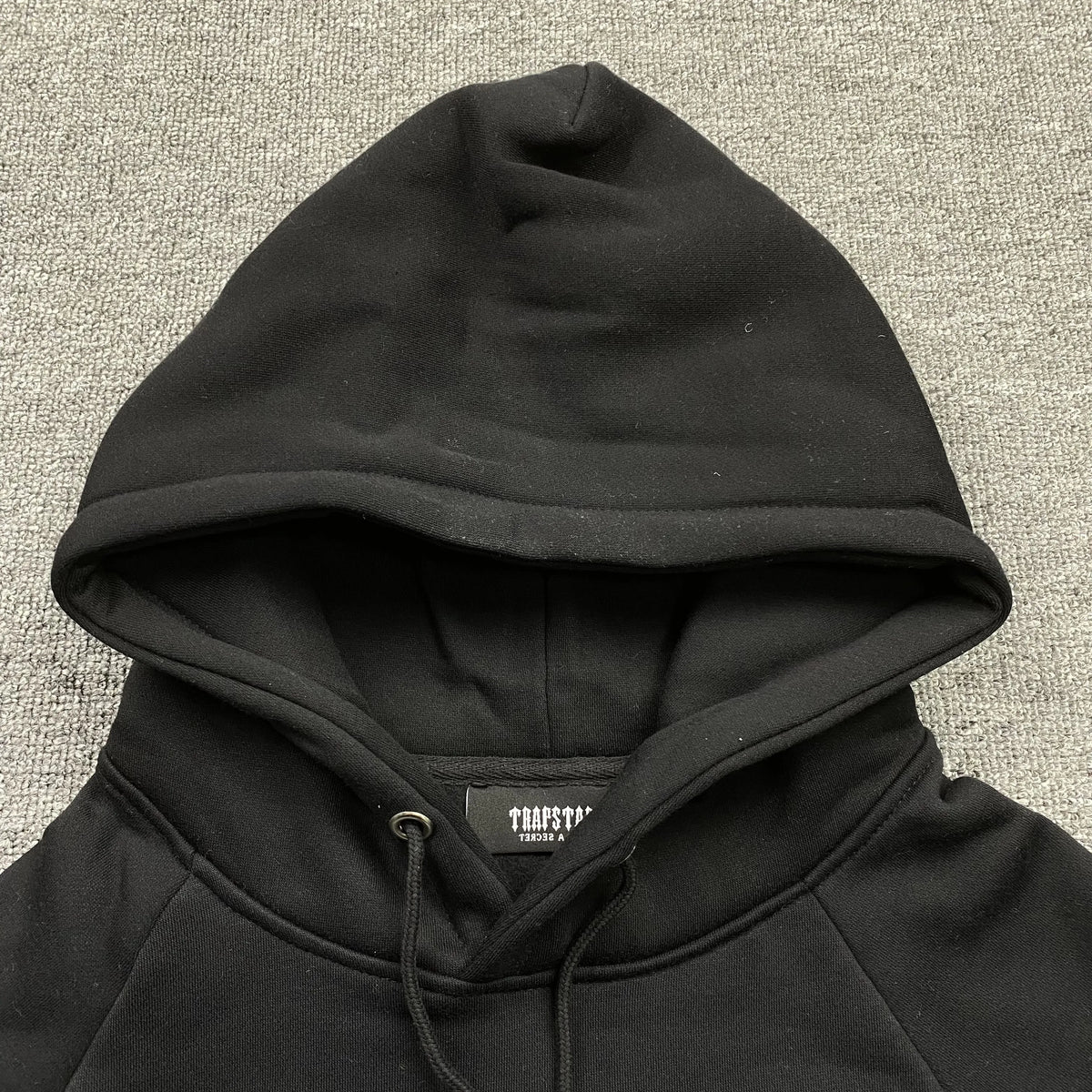 Conjunto Trapstar Chenille Decoded Negro Hielo
