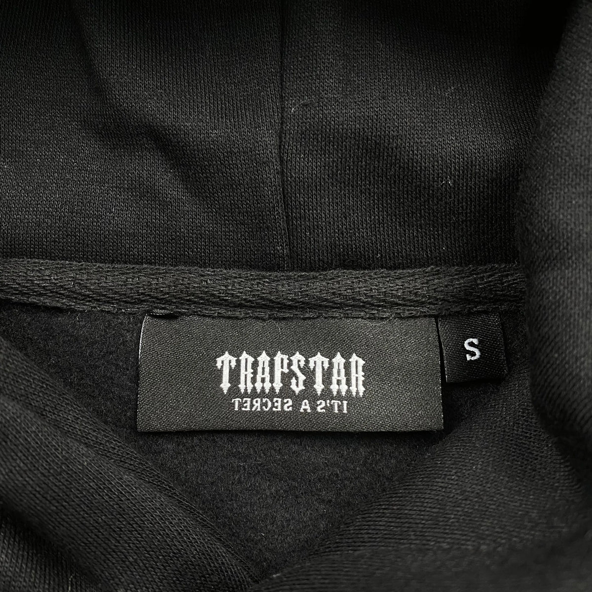 Conjunto Trapstar Chenille Decoded Negro Hielo