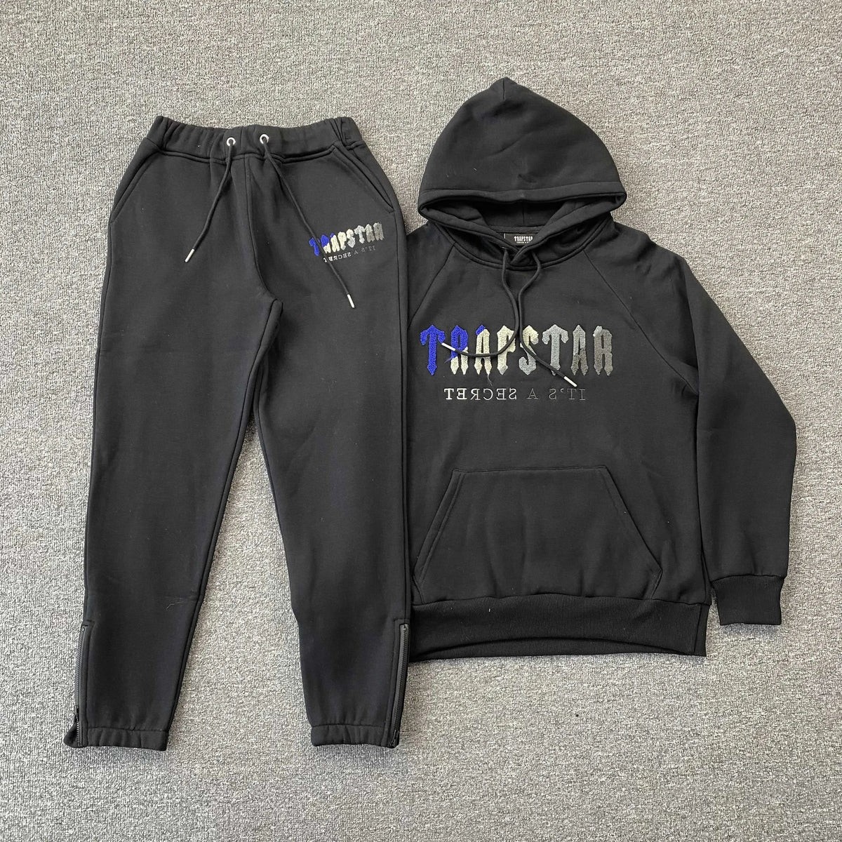 Conjunto Trapstar Chenille Decoded Negro Hielo