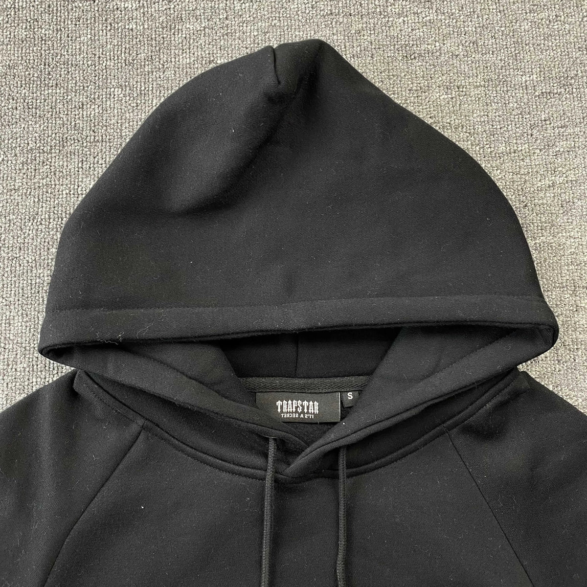 Conjunto Trapstar Chenille Decoded Negro