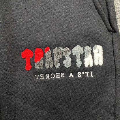 Conjunto Trapstar Chenille Decoded Negro Rojo