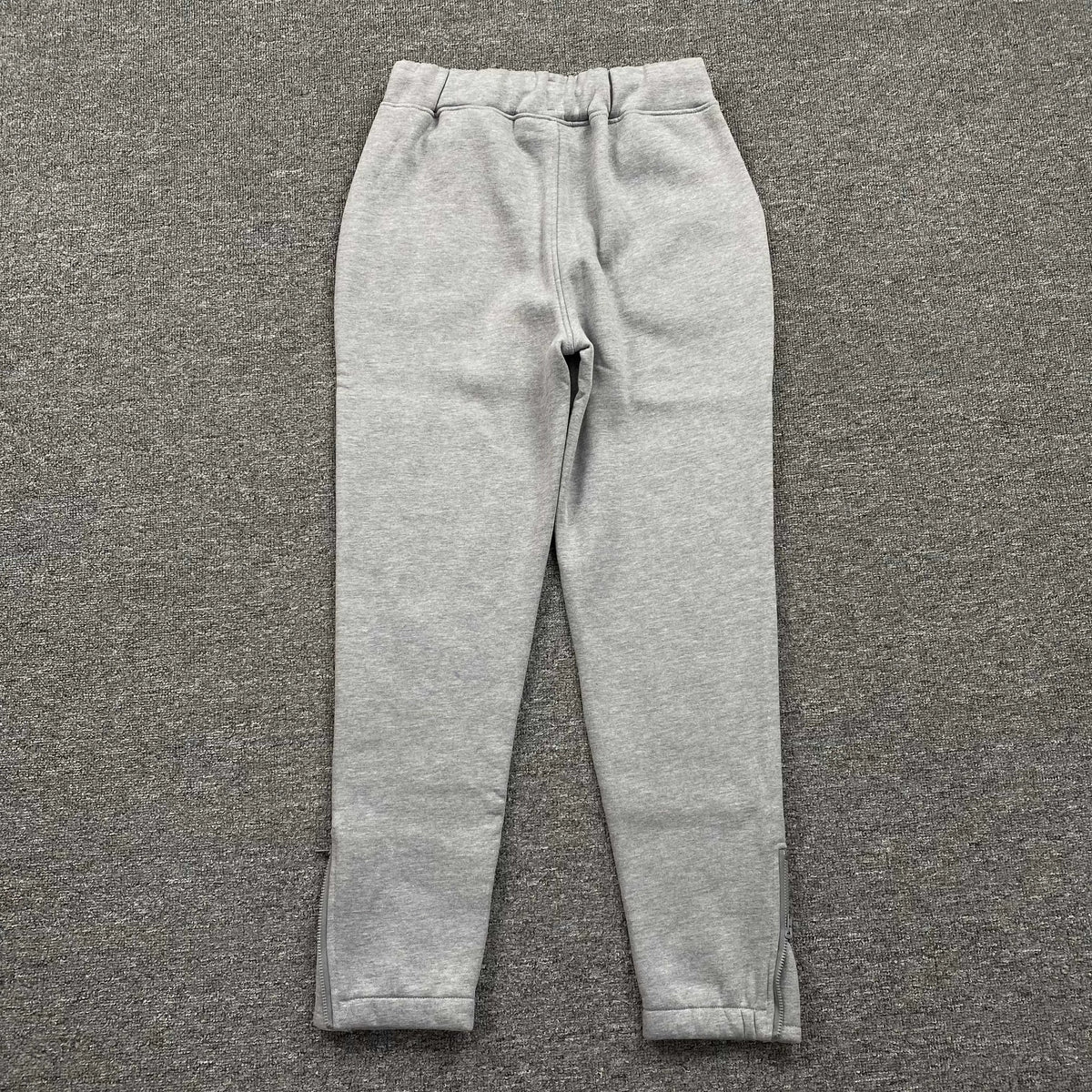 Conjunto Trapstar Chenille Decoded Gris Candy