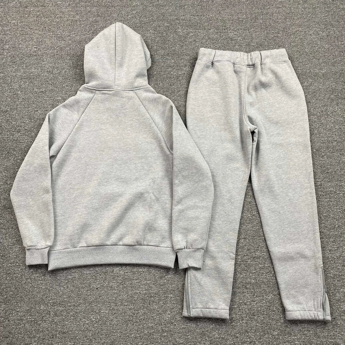 Conjunto Trapstar Chenille Decoded Gris Candy