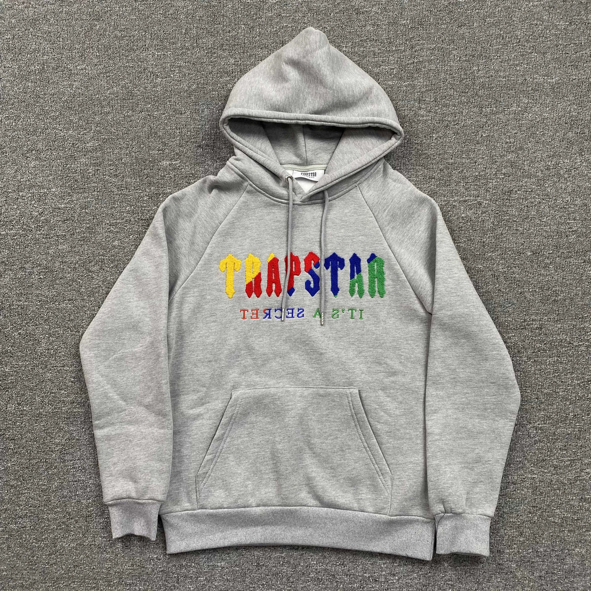 Conjunto Trapstar Chenille Decoded Gris Candy