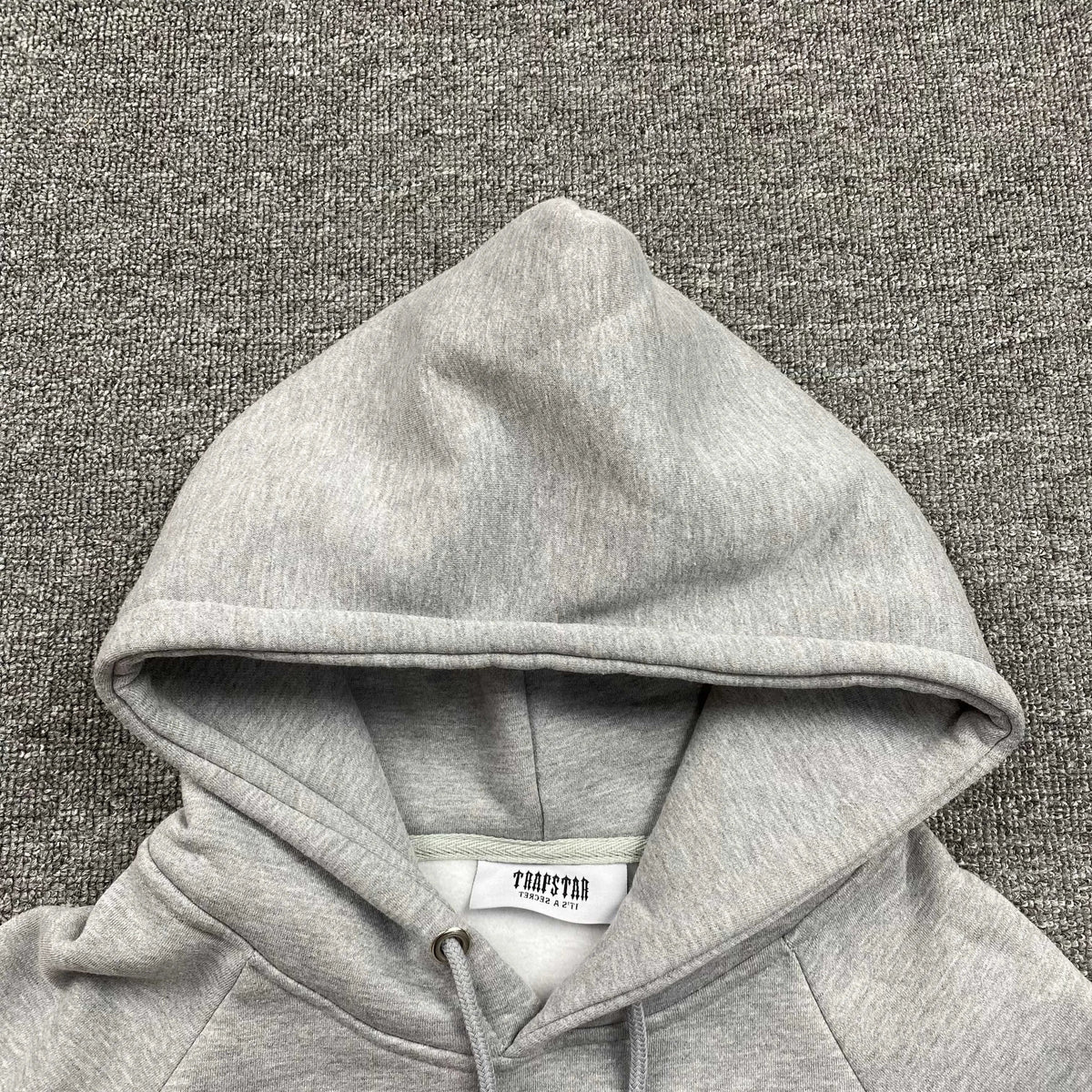 Conjunto Trapstar Chenille Decoded Gris Candy