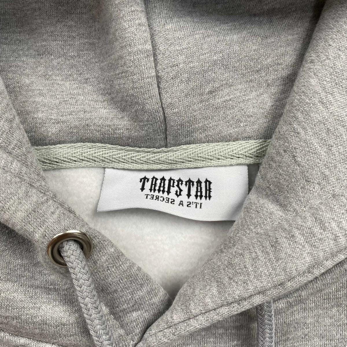 Conjunto Trapstar Chenille Decoded Gris Candy