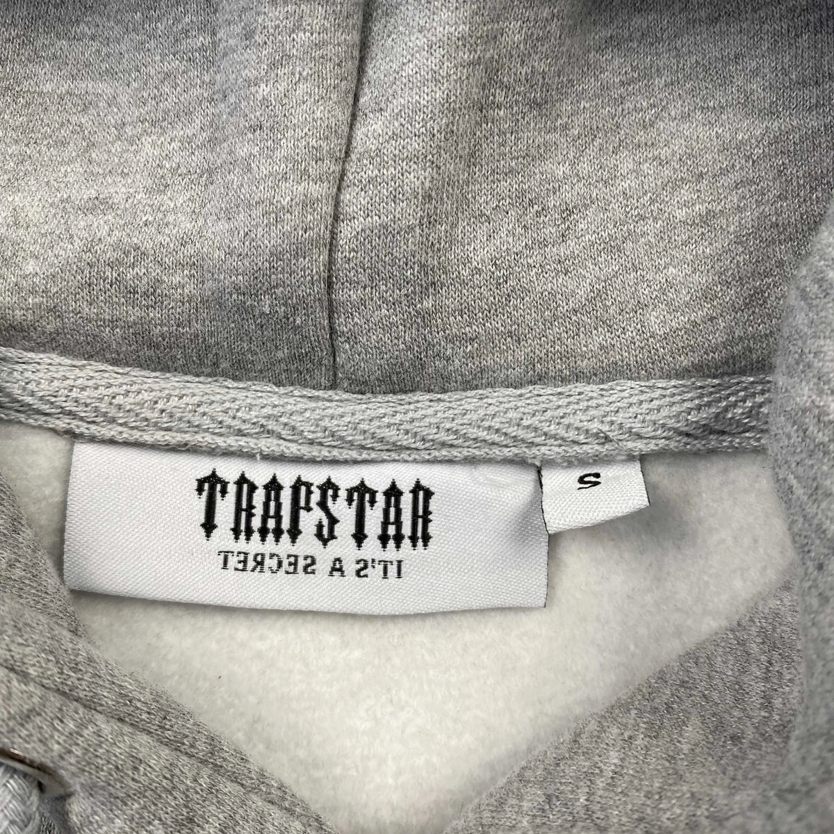 Conjunto Trapstar Chenille Decoded Gris Verde