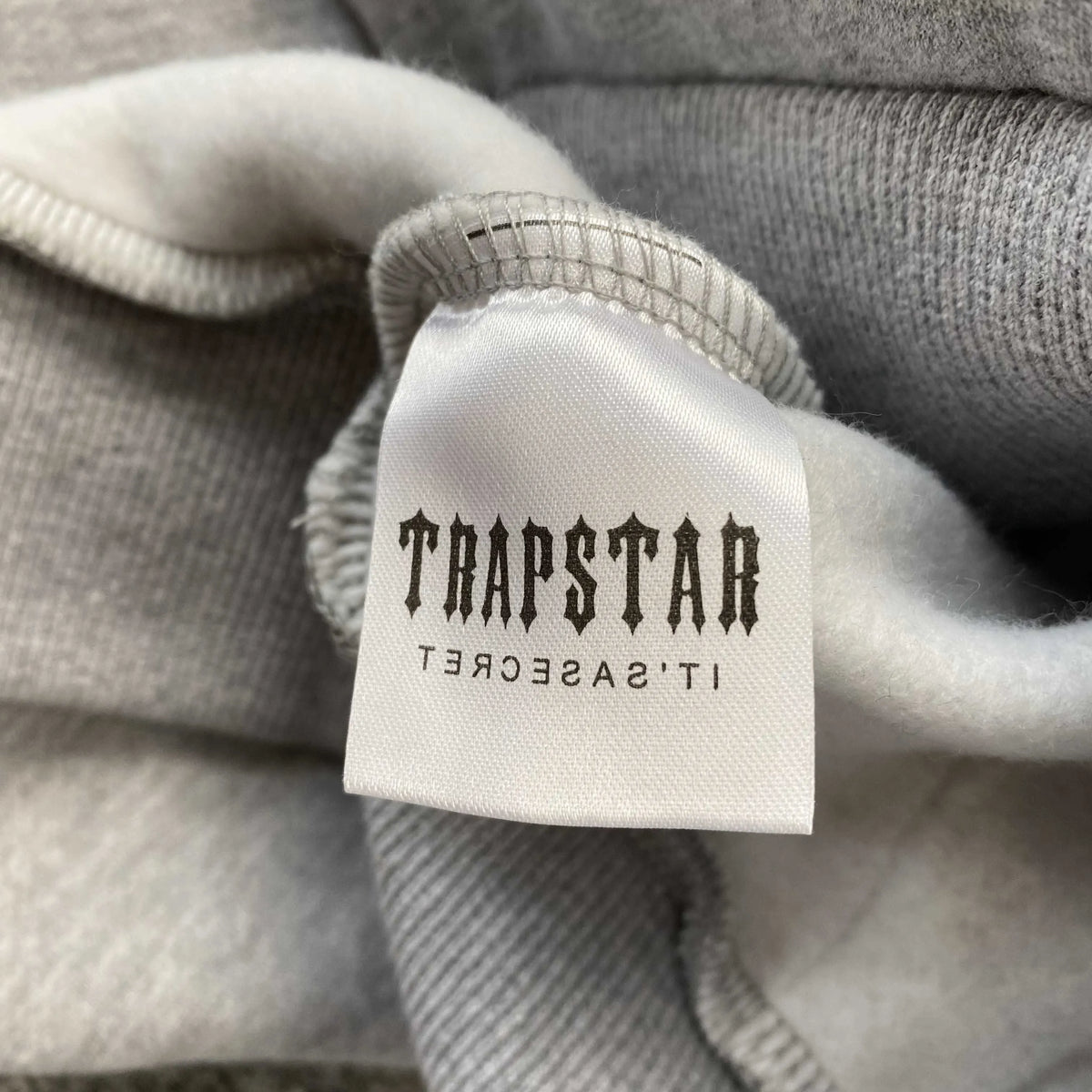Conjunto Trapstar Chenille Decoded Gris Hielo