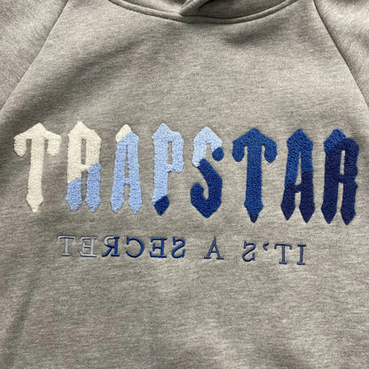 Conjunto Trapstar Chenille Decoded Gris Hielo