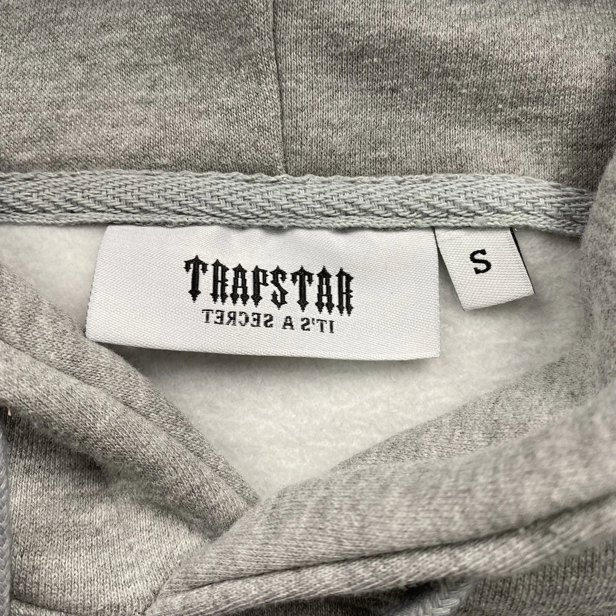 Conjunto Trapstar Chenille Decoded Gris Hielo