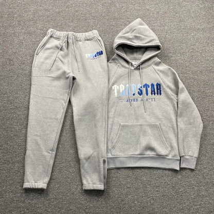 Conjunto Trapstar Chenille Decoded Gris Hielo