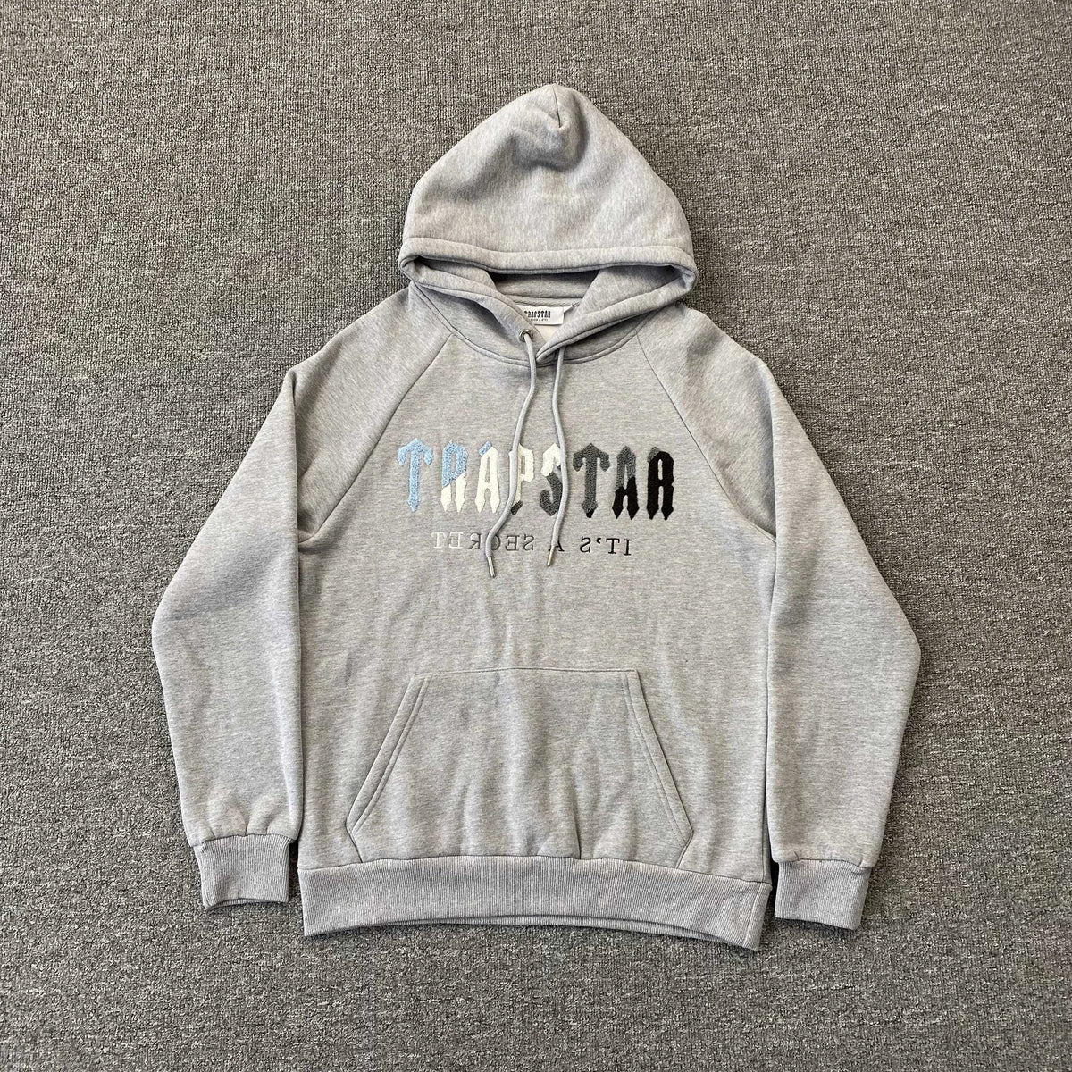 Conjunto Trapstar Chenille Decoded Gris Hielo