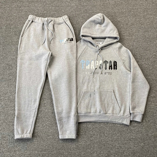 Conjunto Trapstar Chenille Decoded Gris Hielo