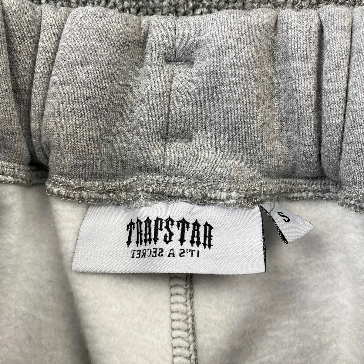 Conjunto Trapstar Chenille Decoded Gris Naranja