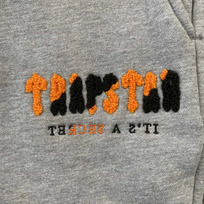 Conjunto Trapstar Chenille Decoded Gris Naranja