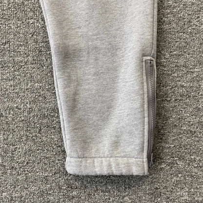 Conjunto Trapstar Chenille Decoded Gris Naranja