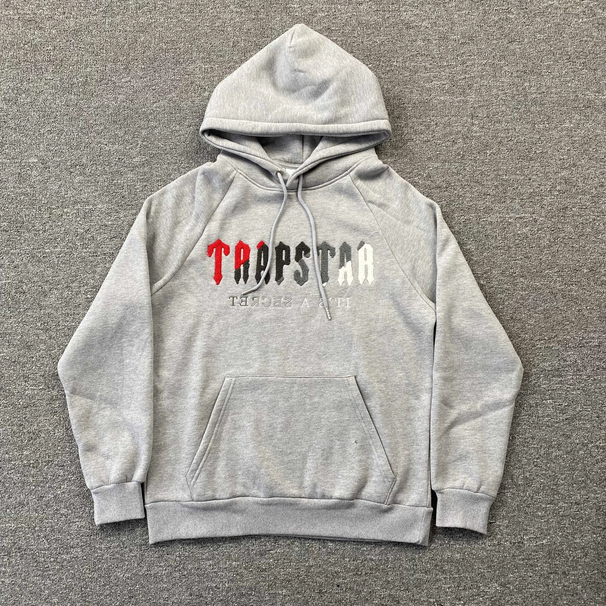 Conjunto Trapstar Chenille Decoded Gris Rojo