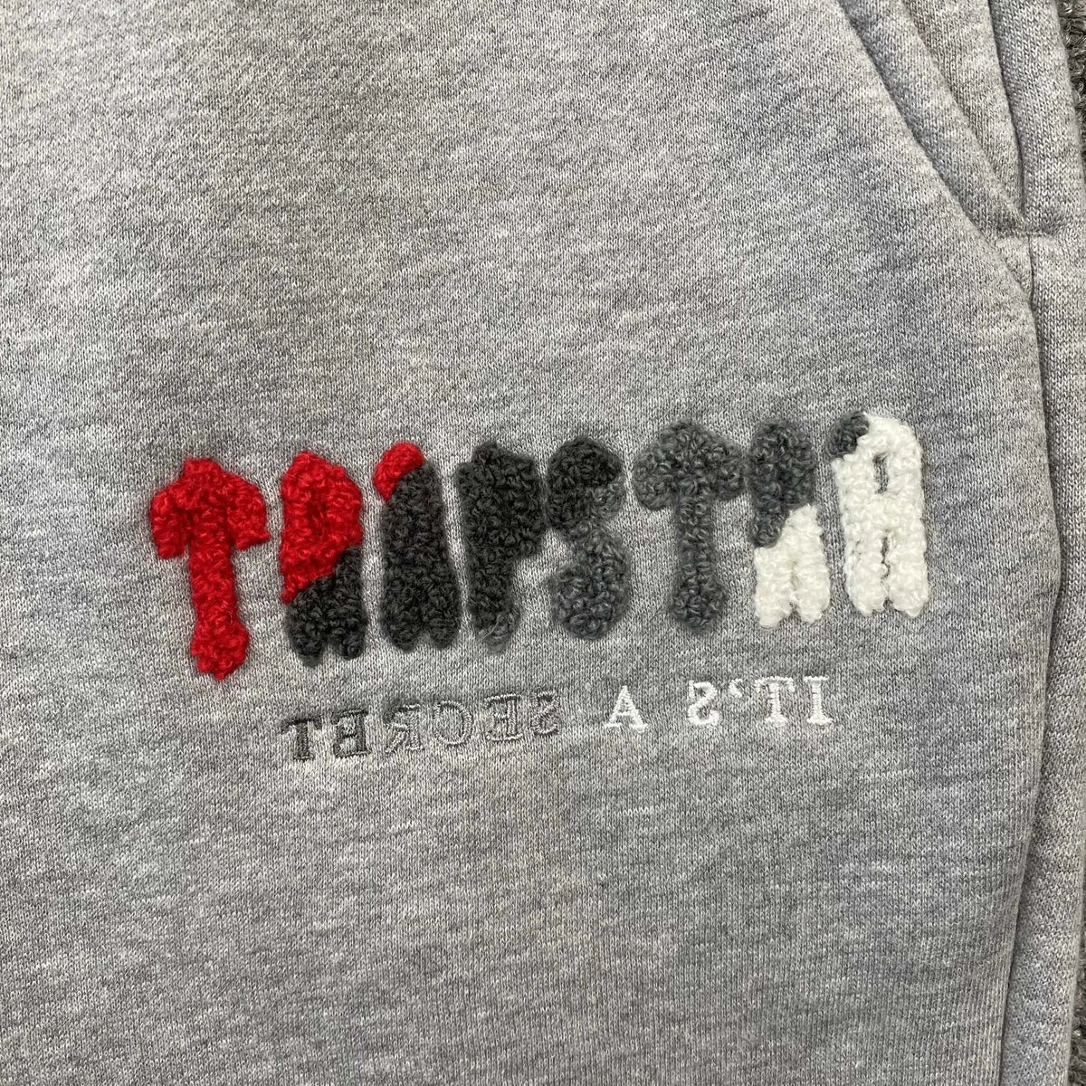 Conjunto Trapstar Chenille Decoded Gris Rojo