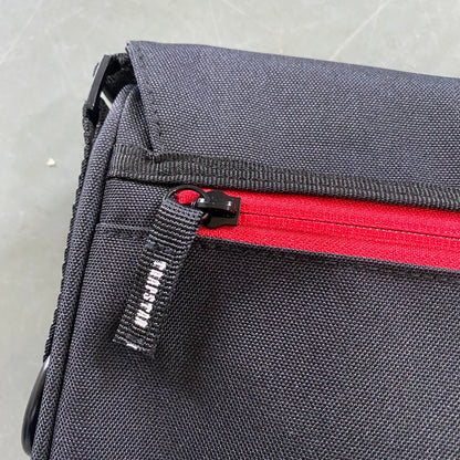 Morral Trapstar Irongate 1.0 Crossbody Negro Rojo