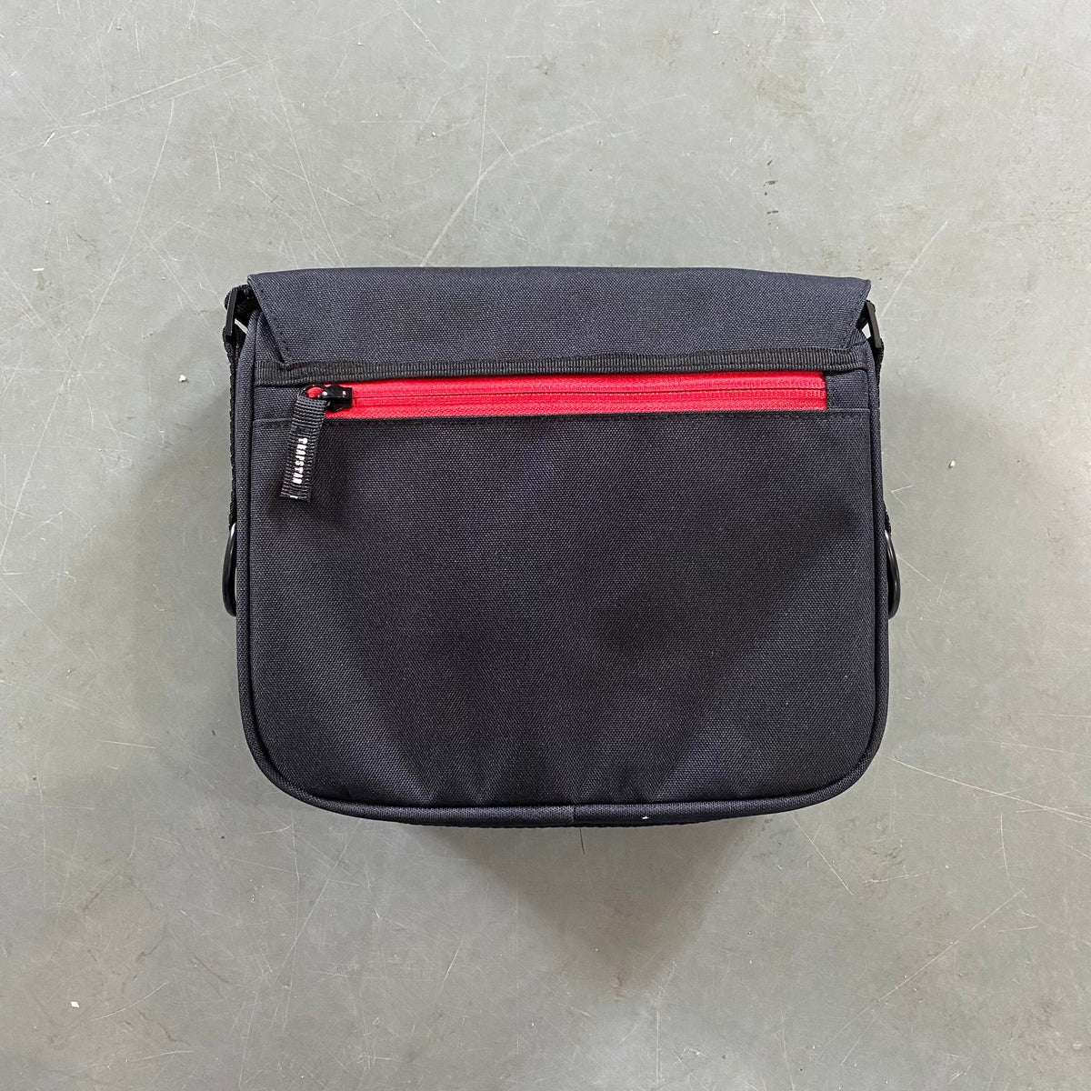 Morral Trapstar Irongate 1.0 Crossbody Negro Rojo