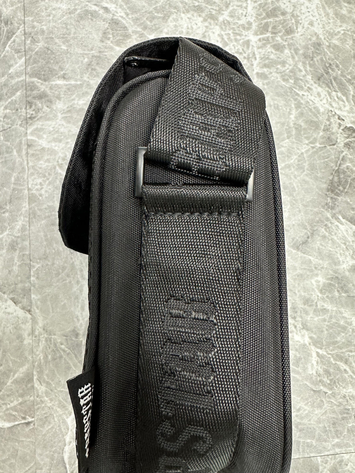 Morral Trapstar Irongate 1.0 Crossbody Negro Azul